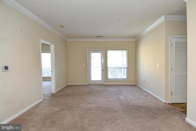 Building Photo - 4850 Eisenhower Ave