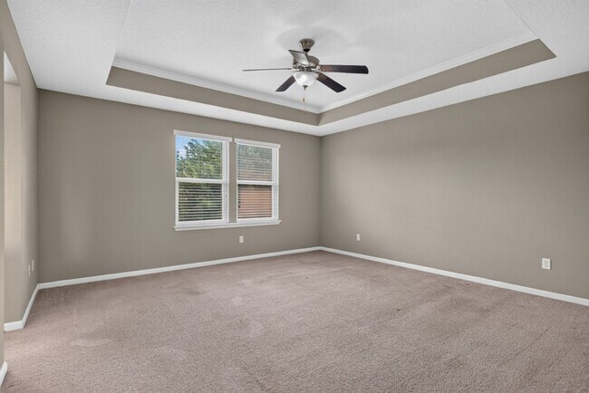 Building Photo - Large 4 bedroom home in Oakleaf