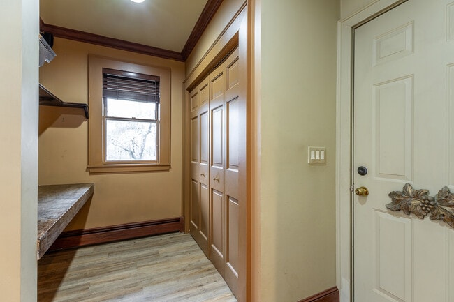 Building Photo - 411 Beach St