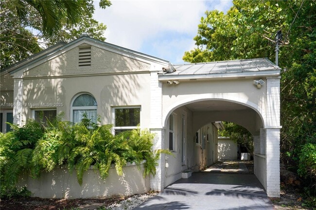 Building Photo - 2280 SW 16th Ct