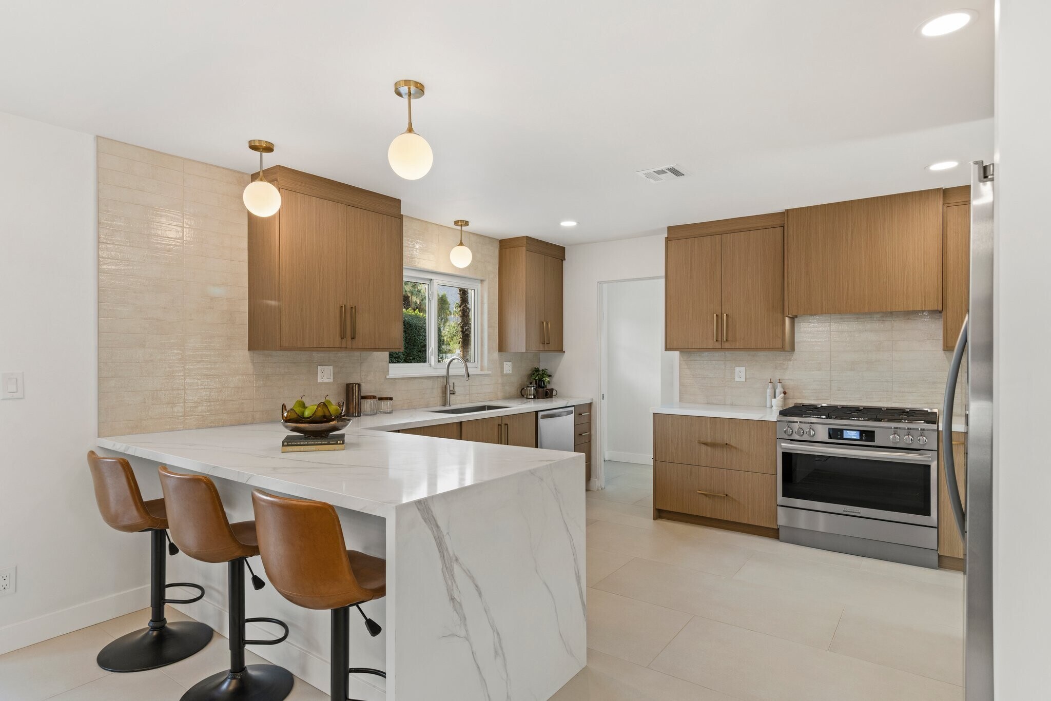 Building Photo - 1111 S San Joaquin Dr