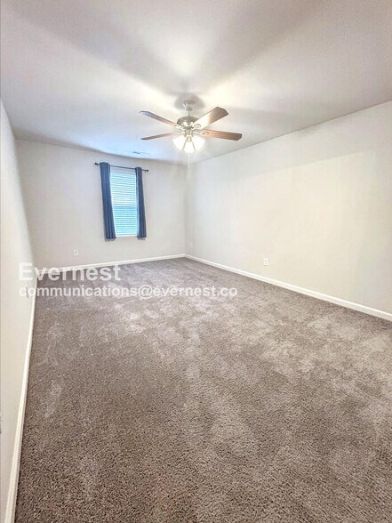 Building Photo - 1600 Sandersted Village Cir