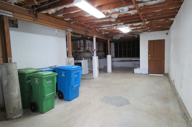 Building Photo - Updated Noe Valley House Available Now!