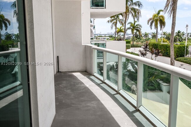Building Photo - 7900 Harbor Island Dr