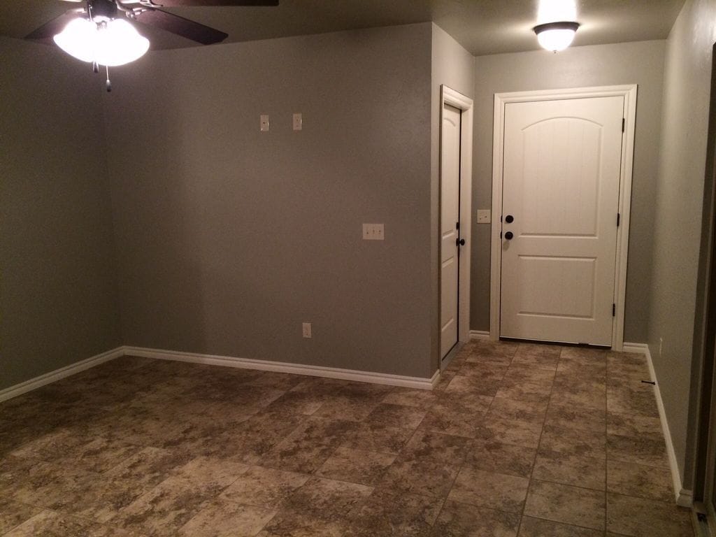 entry door - 211 Ashley Dr