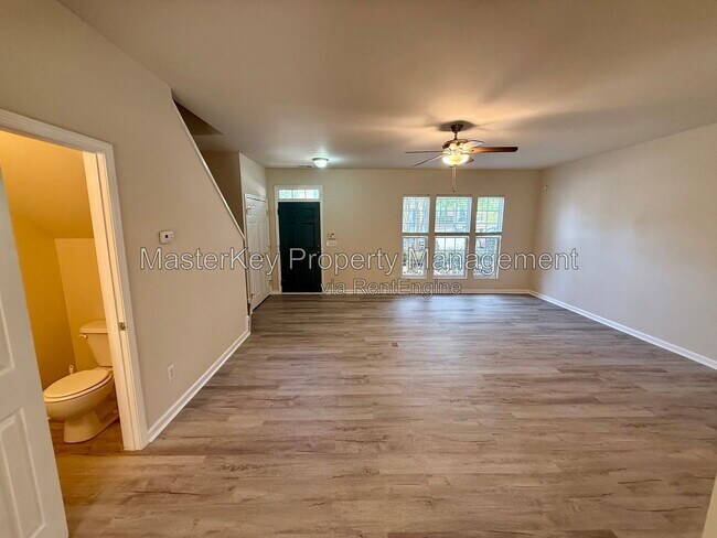 Building Photo - 414 Walnut Woods Dr