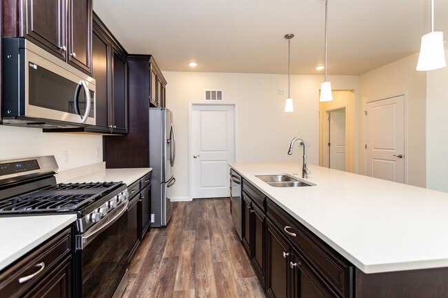 Building Photo - Luxury Condo Living with Mountain Views in the Heart of Briargate!!
