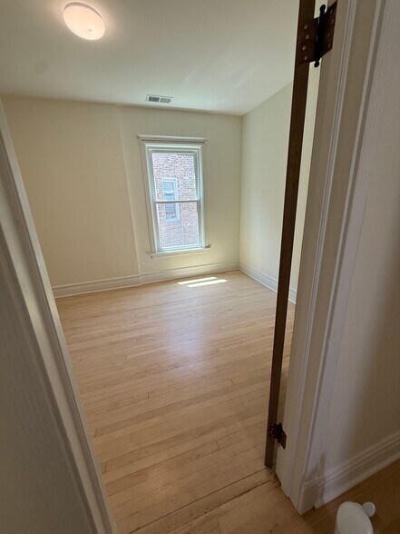Building Photo - 6220 N Magnolia Ave