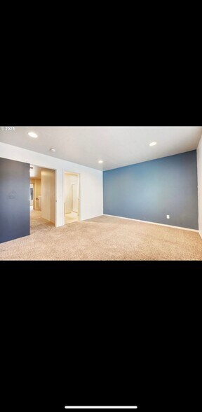 Building Photo - 2833 NE Stapleton Rd