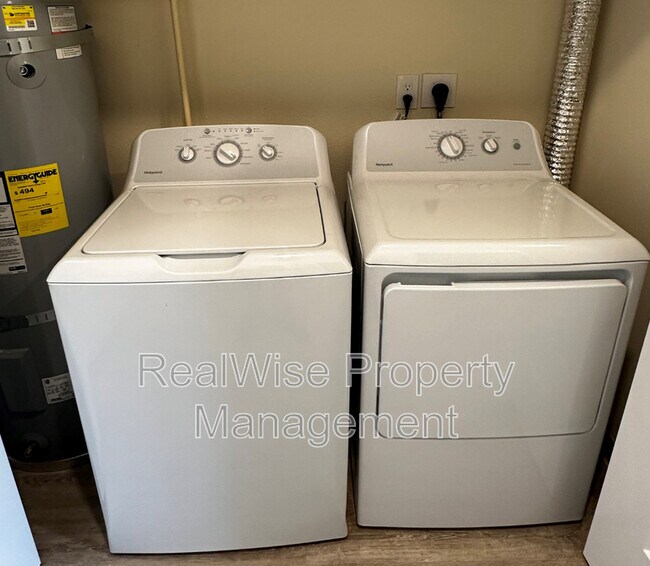 Building Photo - 1935 Table Rock Rd