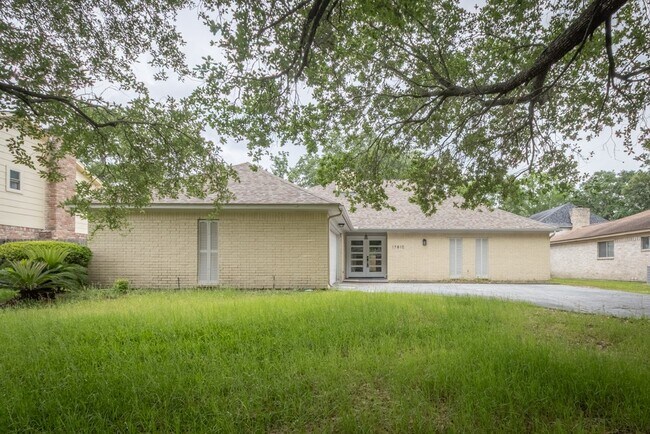 Building Photo - 17810 Cassina Dr