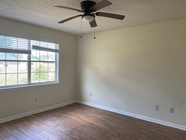 Building Photo - 1446 Harrier Hollow