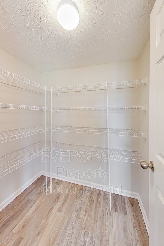 Building Photo - 839 Stonehurst Dr