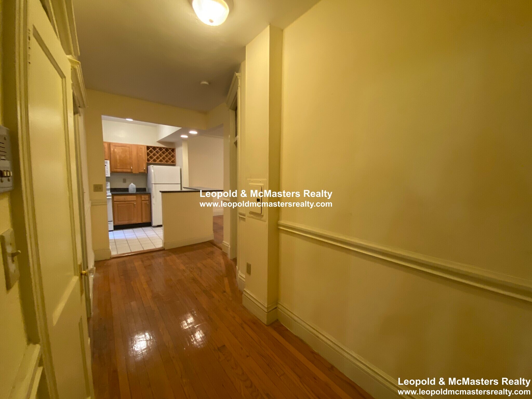 Building Photo - 48 Queensberry St