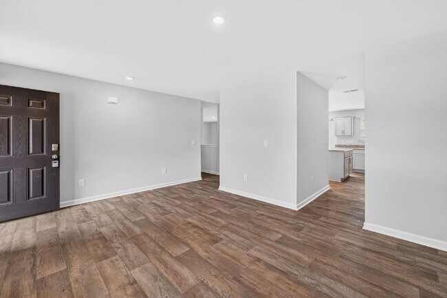 Building Photo - Experience Spacious Comfort: 3-Bedroom Home with 2.5 Baths.