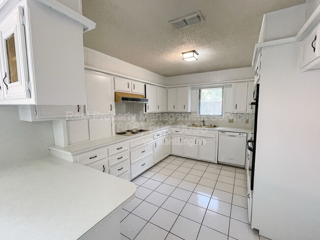 Building Photo - 4424 76th St