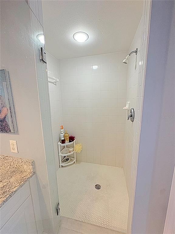 Building Photo - 1200 Country Club Dr