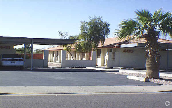 Primary Photo - Taschner Apartments