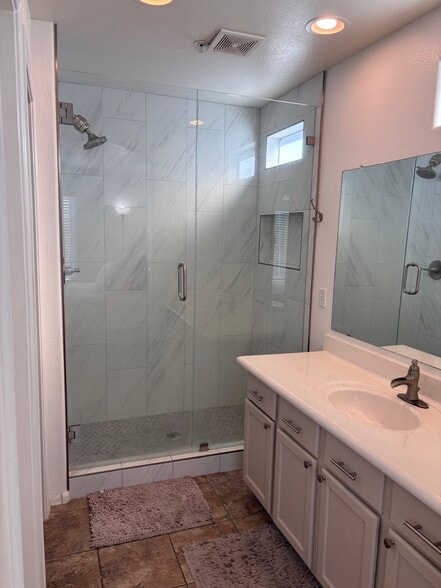 Building Photo - 1350 S Greenfield Rd