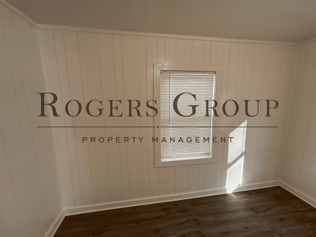 Building Photo - 836 Lamb St