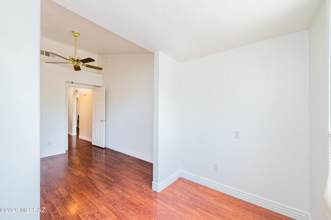 Building Photo - 11776 N Labyrinth Dr