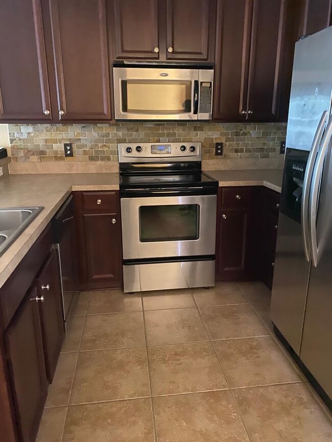 kitchen - 13440 Starry Night Ct