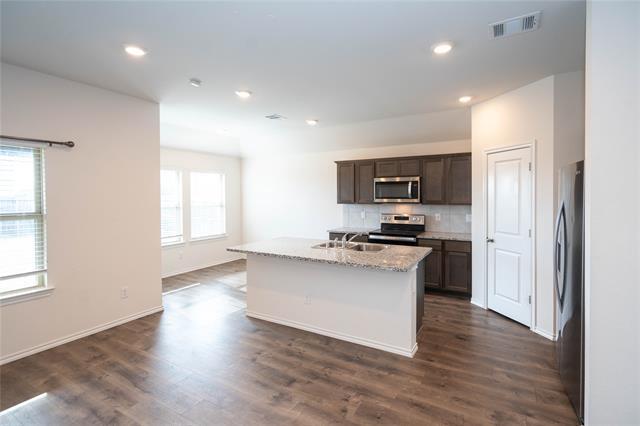 Building Photo - 706 Meadow Creek Ln