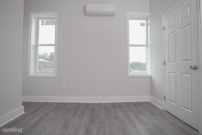 Building Photo - 1 br, 1 bath Condo - 1109 W Lehigh Ave
