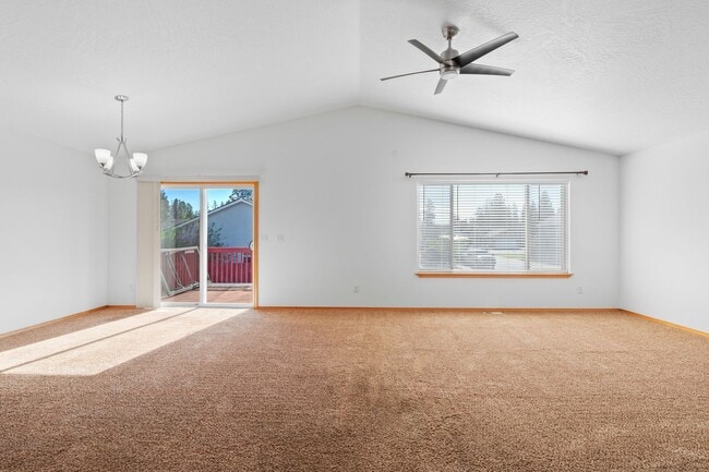 Building Photo - 4 bedroom 3 bath home with 3 car garage in Cheney