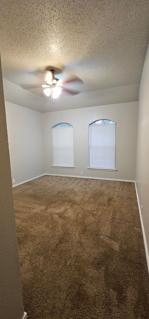 Building Photo - Spacious 2-story on a Quiet Cul-de-Sac