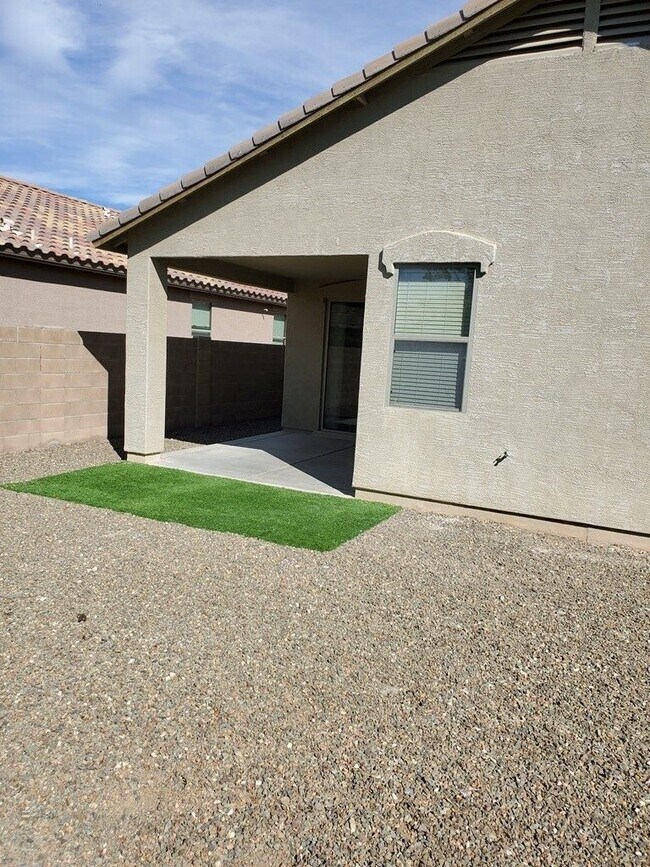 Building Photo - 18055 W Vogel Ave
