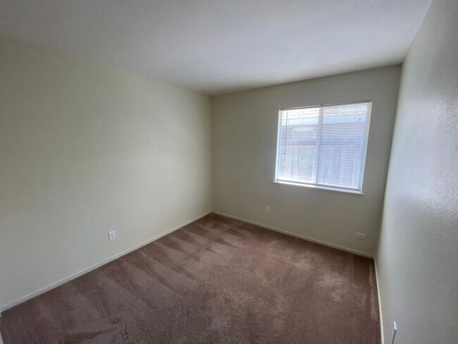 Building Photo - Cozy Single-Story in Quiet Antelope Neighborhood!