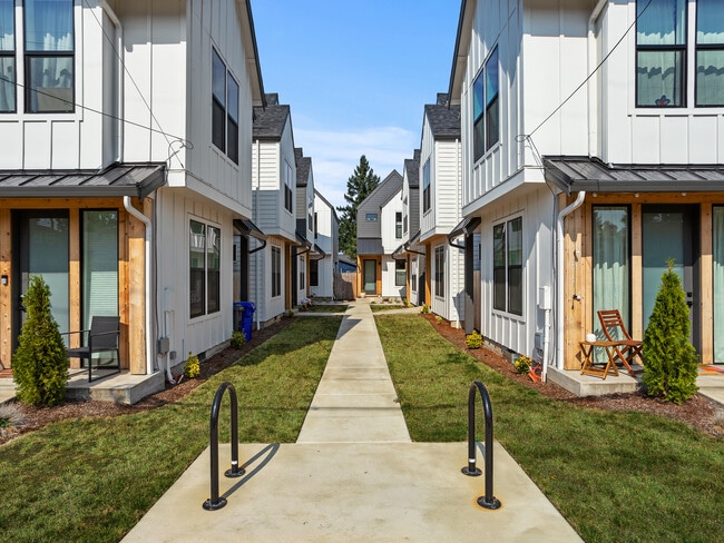 Building Photo - 5271 N Oberlin St