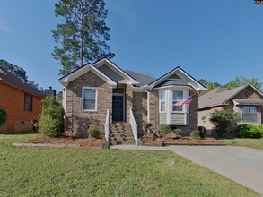 Building Photo - 136 Westport Dr