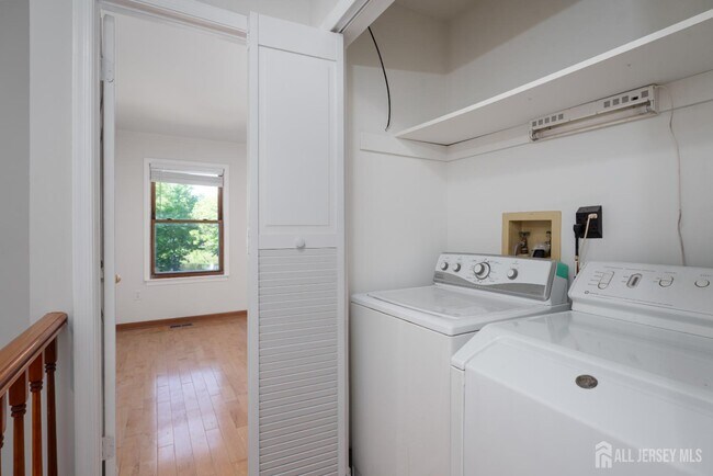 Building Photo - 357 Hadleigh Ln