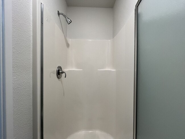 Building Photo - Beautifully Updated Bethany Townhome with Private Backyard and Modern Finishes