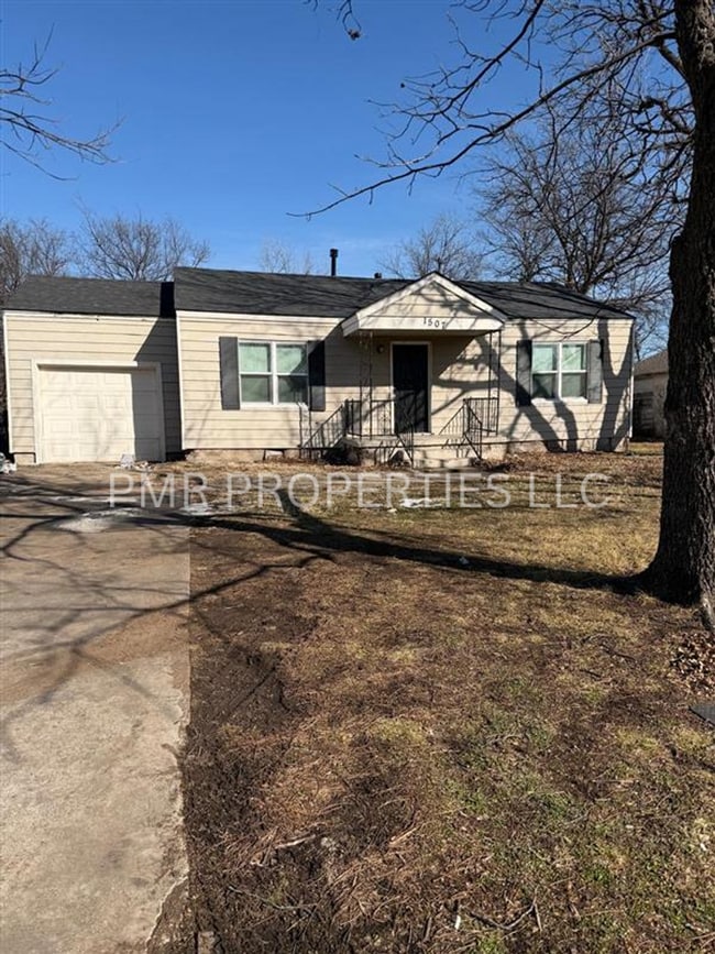 Building Photo - 2 Bedroom /1 Bathroom- House