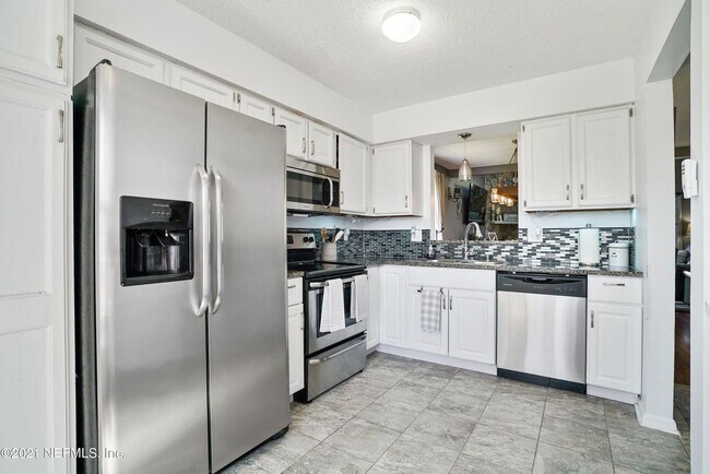 Building Photo - 8434 Allwine Ct