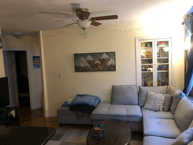 Building Photo - Check out this 2 bed in the North End...