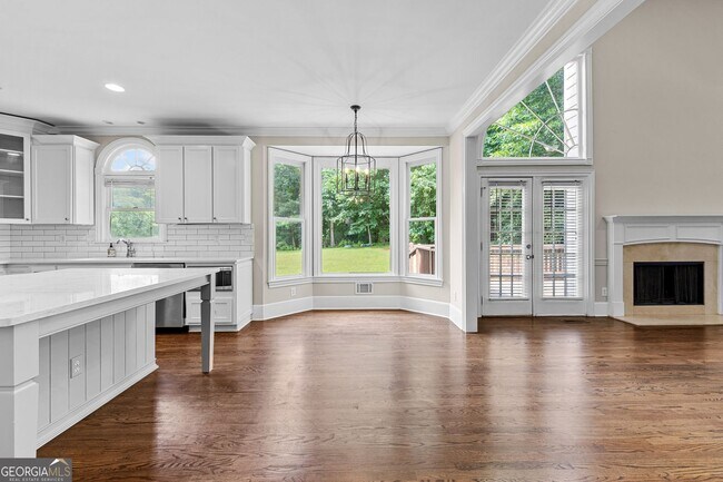 Building Photo - 340 Broadmoor Dr