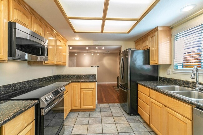 Building Photo - 14965 Dark Star Ct