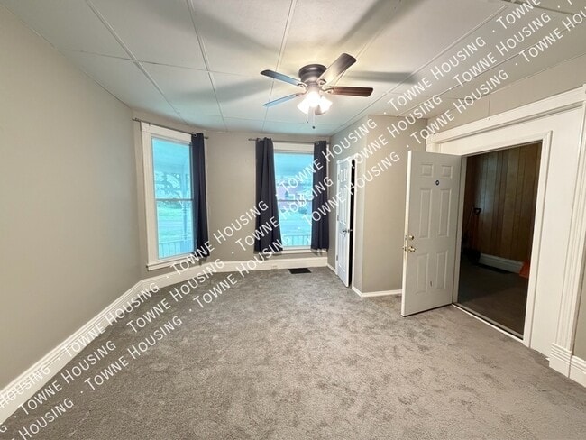 Building Photo - 321 Washburn St