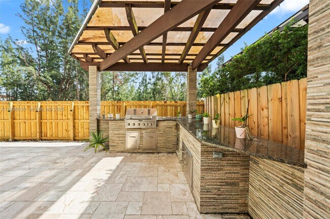 Building Photo - 6933 NW 104th Ct