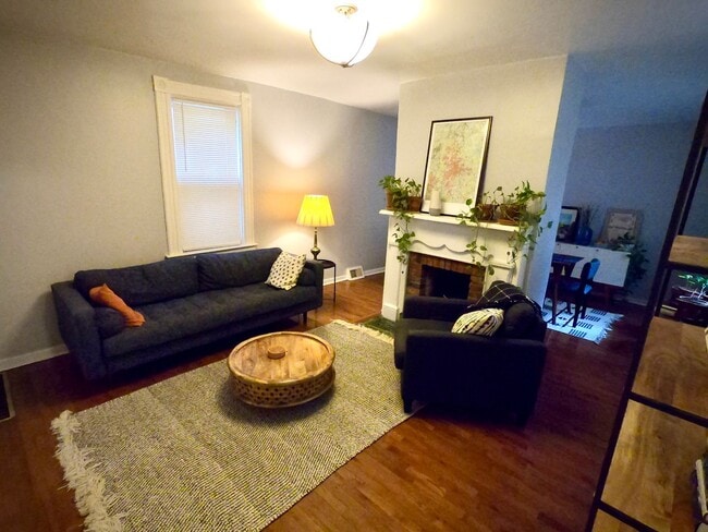 Building Photo - 5815-17 Holden St