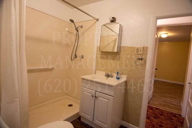 Building Photo - 1 Bedroom Rental in Cherryvale, KS