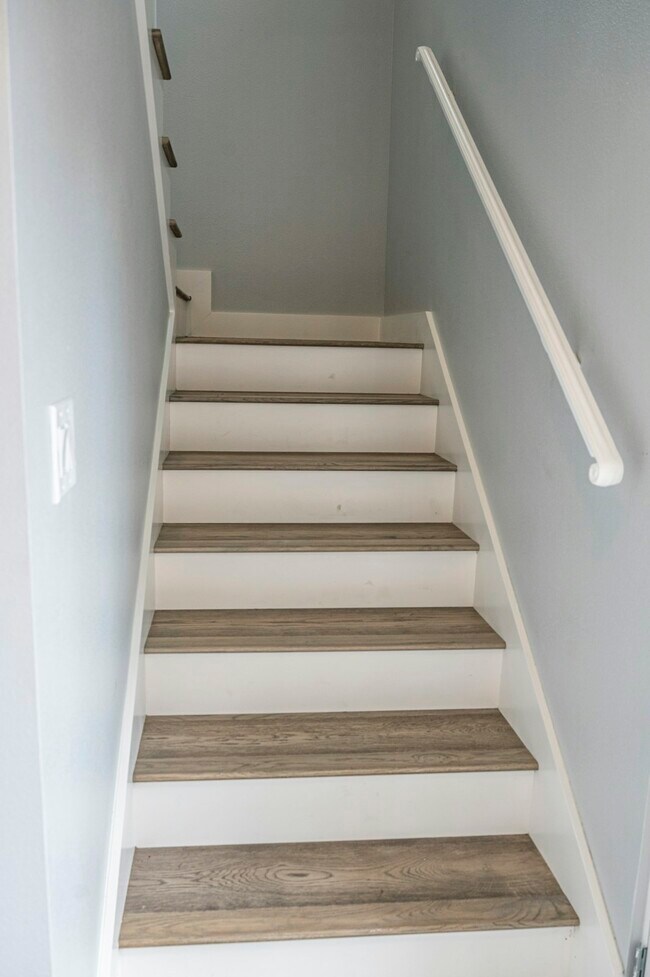 Building Photo - 15817 Izorah Way