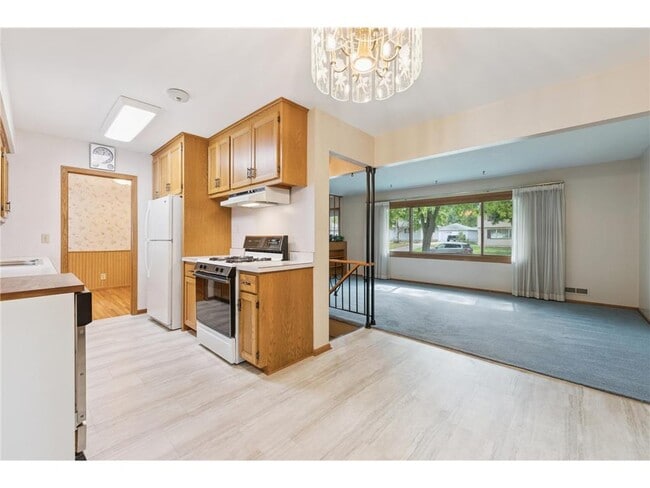 Building Photo - 9010 61st 1/2 Ave N