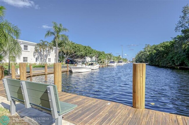 Building Photo - 6319 Bay Club Dr