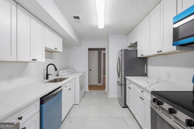 Building Photo - 2388 Lawrenceville Hwy