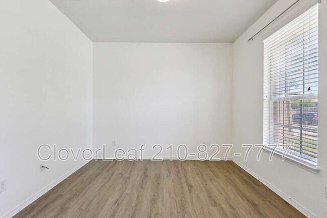 Building Photo - 3628 Lazy Diamond